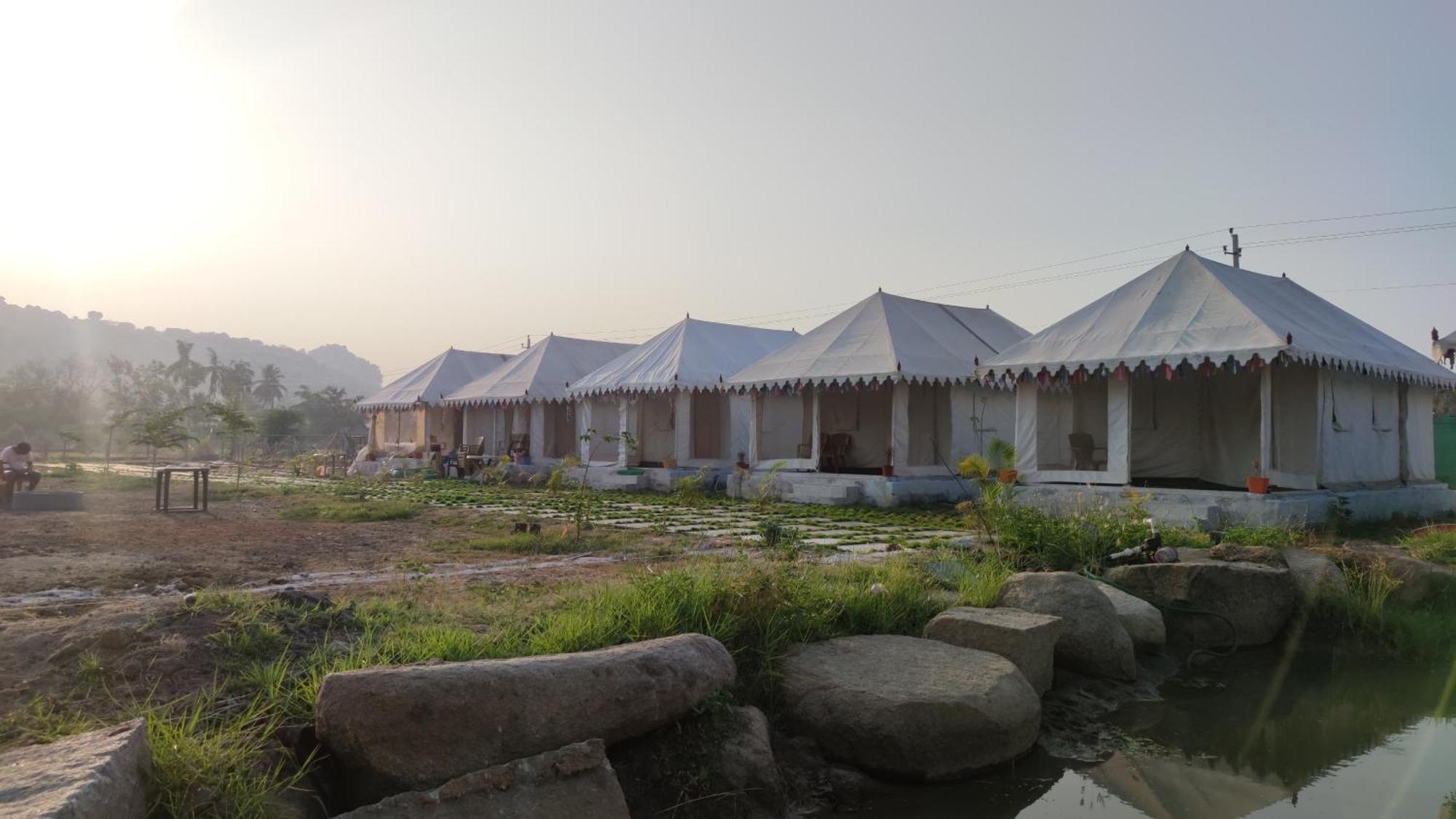 Murali Guesthouse האמפי מראה חיצוני תמונה