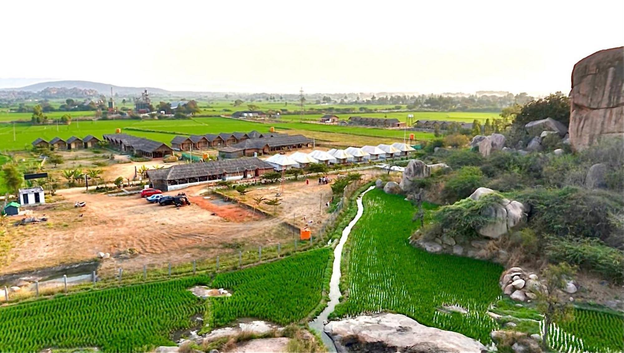 Murali Guesthouse האמפי מראה חיצוני תמונה
